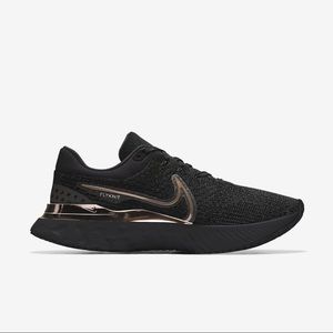 NIKE MEMBER ONLY INFINITE RUN 3’S FULLY CUSTOMIZABLE